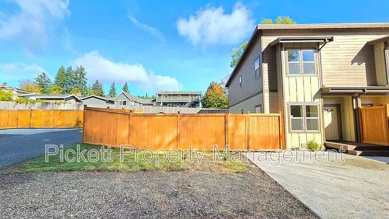 2 bed, 1.5 bath, 1152 sqft, $2,350 — Photo 3