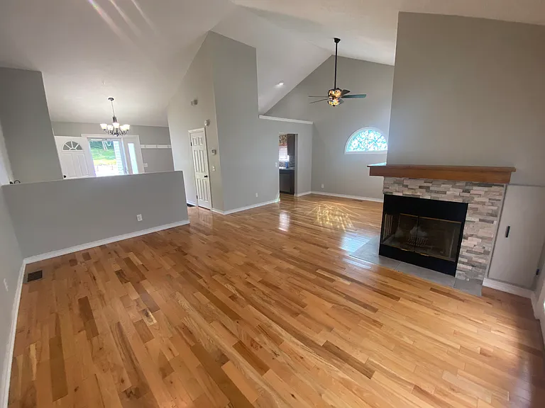 9986 Shamrock Ln — Photo 3