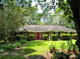 101 Honeysuckle Dr, Covington, LA 70433