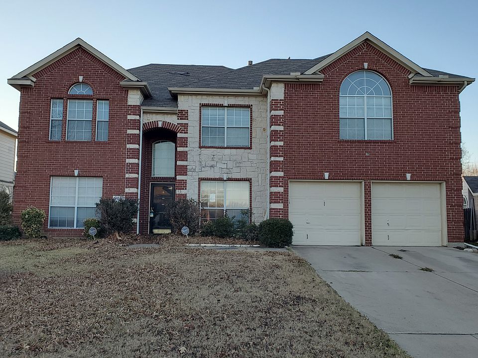 1st image of 2905 Claremont Dr