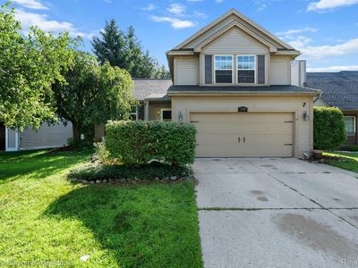 330 Lake Meadow Dr, Waterford, MI, 48327