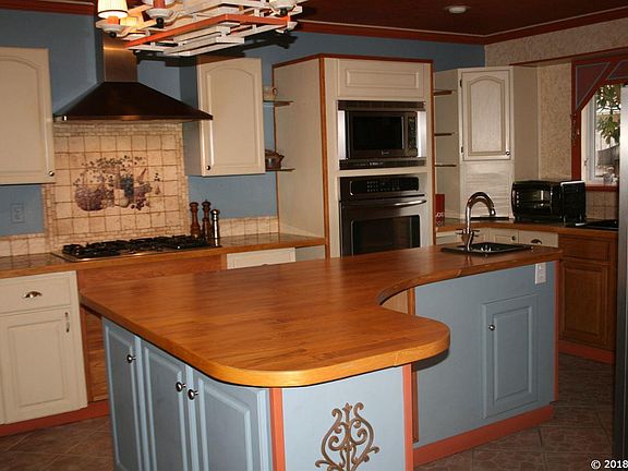 2nd image of 4428 NW 44th Pl