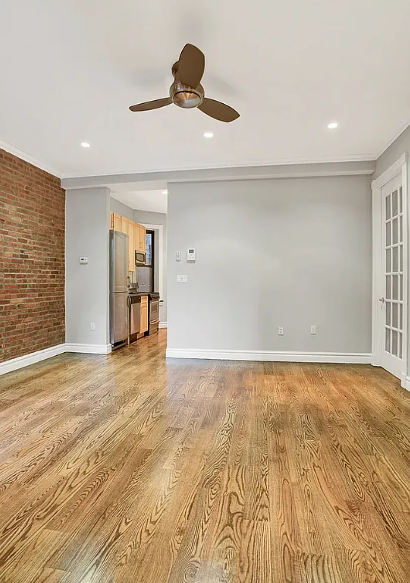 450 West 50th Street — Photo 3