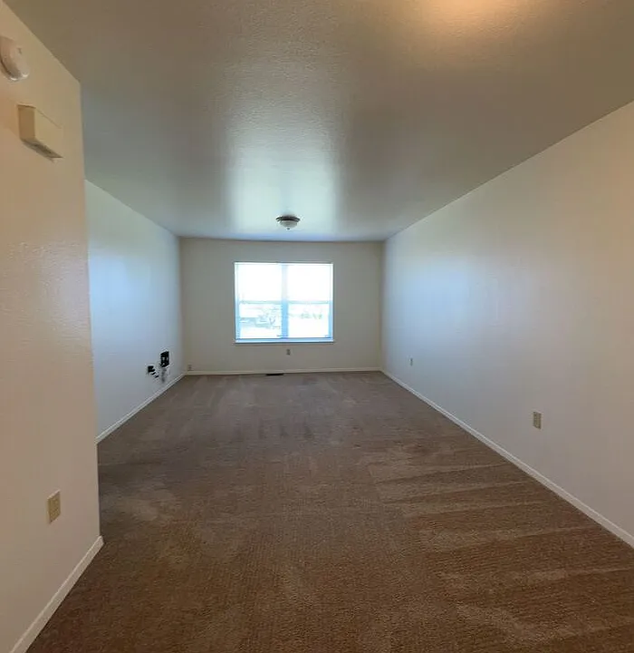 1373 Dakota Dr