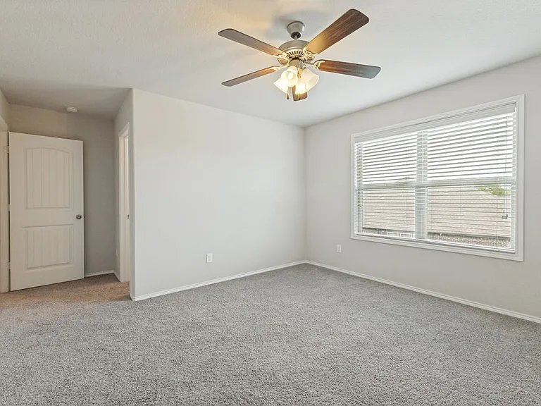 4400 Horsemint Cv — Photo 15