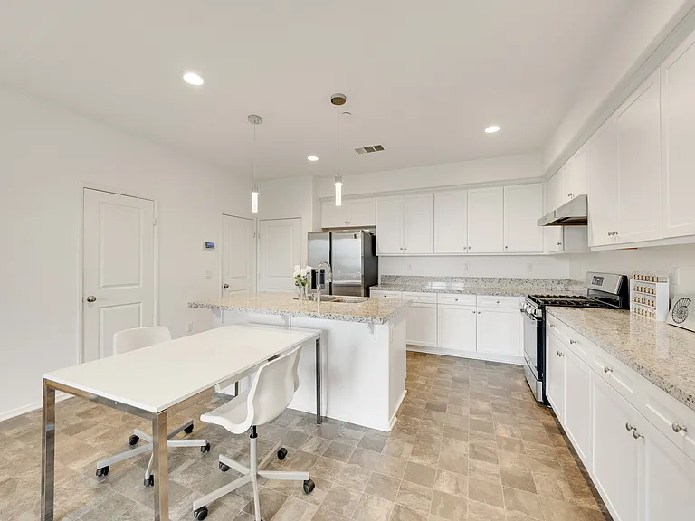 1018 Shiba Ct — Photo 12