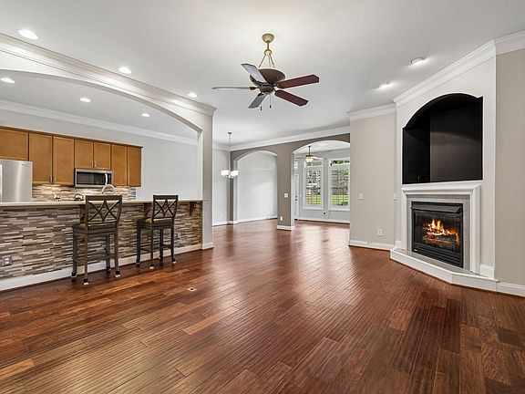 3rd image of 1219 Chickadee Cir