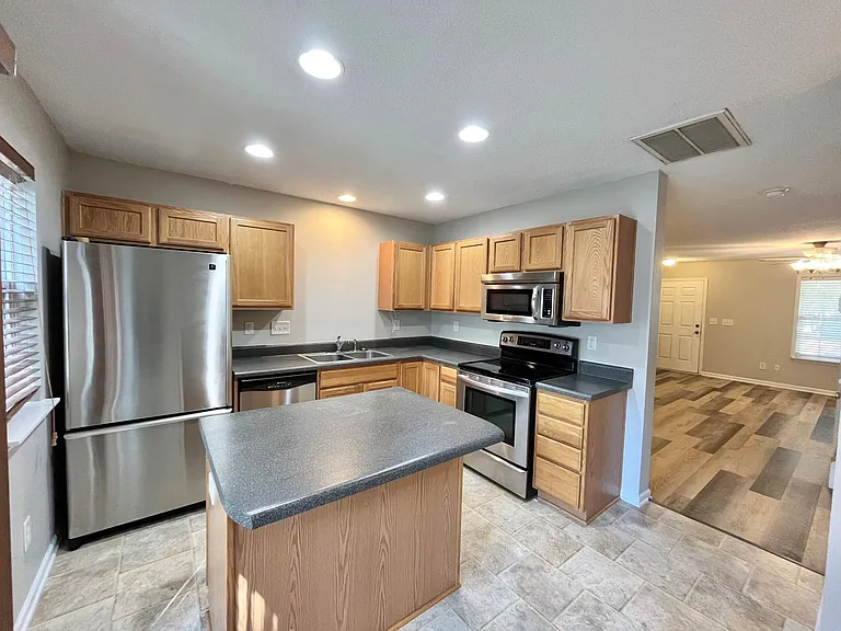 2025 McNeil Paper Ct — Photo 6
