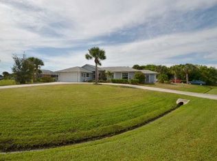 402 Autumn Ter, Sebastian, FL 32958