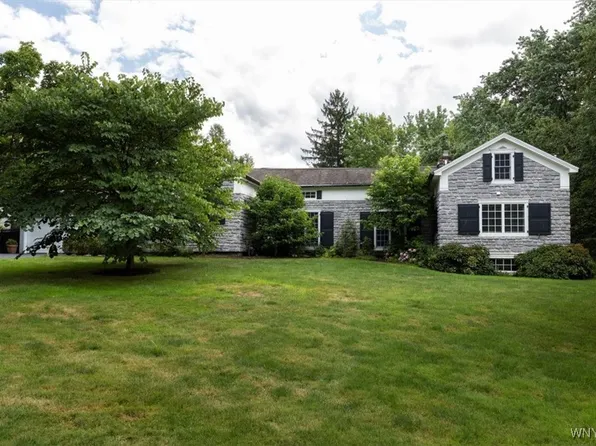 2131 Lapham Rd, East Aurora, NY 14052