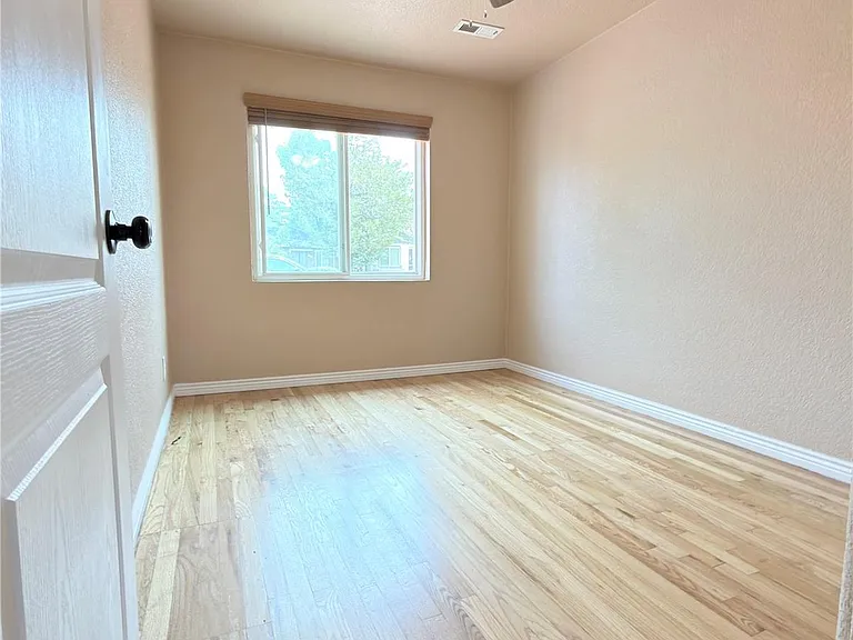 1687 Moline St — Photo 15