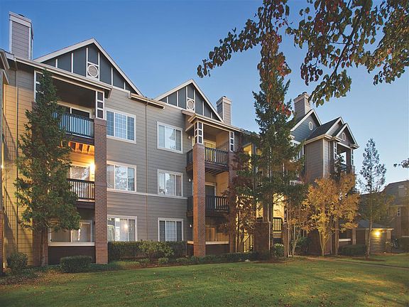 3rd image of 6910 NE Ronler Way #1225