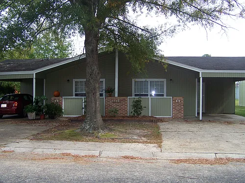 2228B Woodridge Ln Photo 1