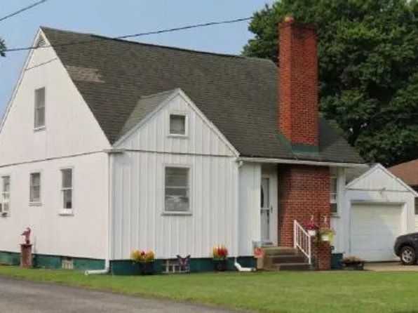 2131 Raymond Ave, Latrobe, PA 15650