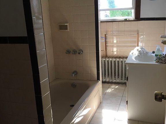 5th image of 3217 42nd St #2