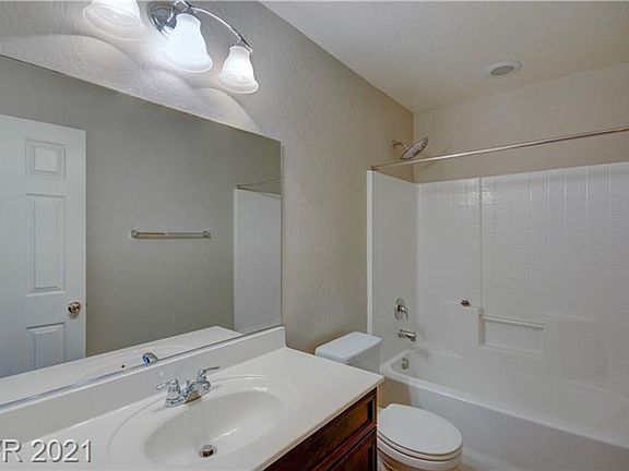 3rd image of 10039 Heritage Desert St