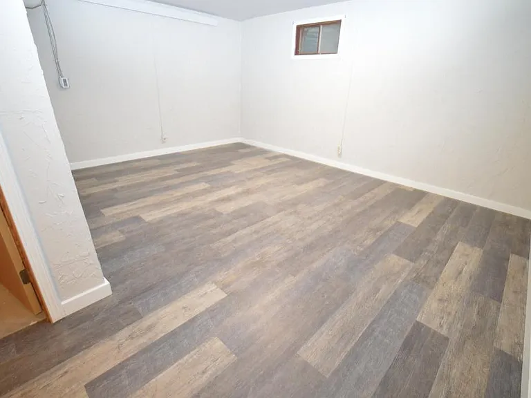 100 Clover Ct — Photo 10