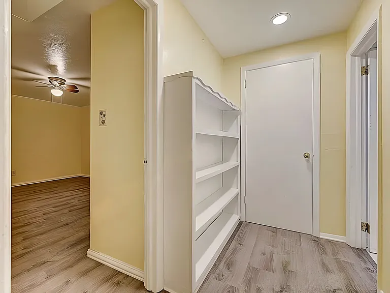34 N Garland Ave — Photo 3