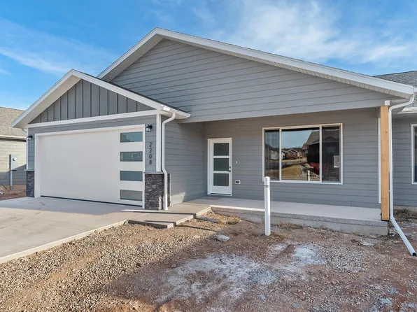 2208 Quartzite Dr, Sturgis, SD 57785