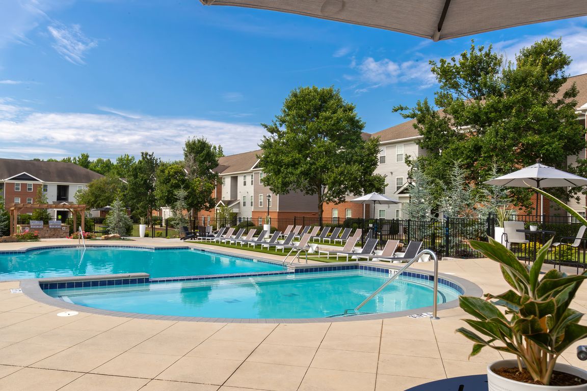 Soak up the sun poolside with comfortable lounge chairs and beautiful tree-lined surroundings, professionally operated by Highlands Vista Group.