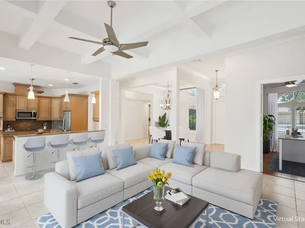 367 Saddlebrook Ln, Naples, FL 34110