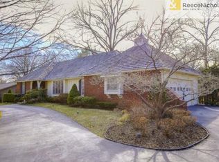8304 Rosewood Dr, Prairie Village, KS 66207