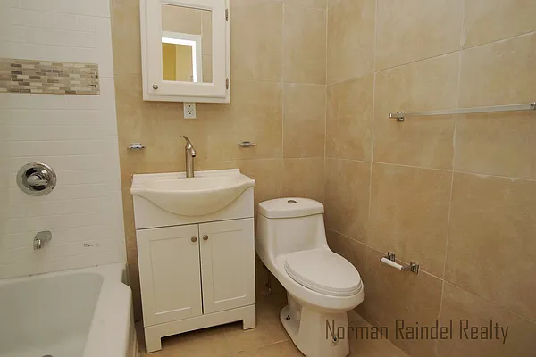 Rented by Norman Raindel, LREB | media 28