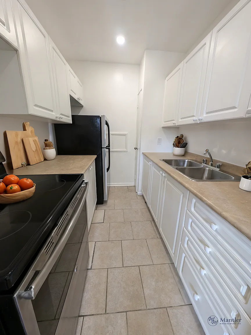 15 Bideford Ave #671395 photo 1