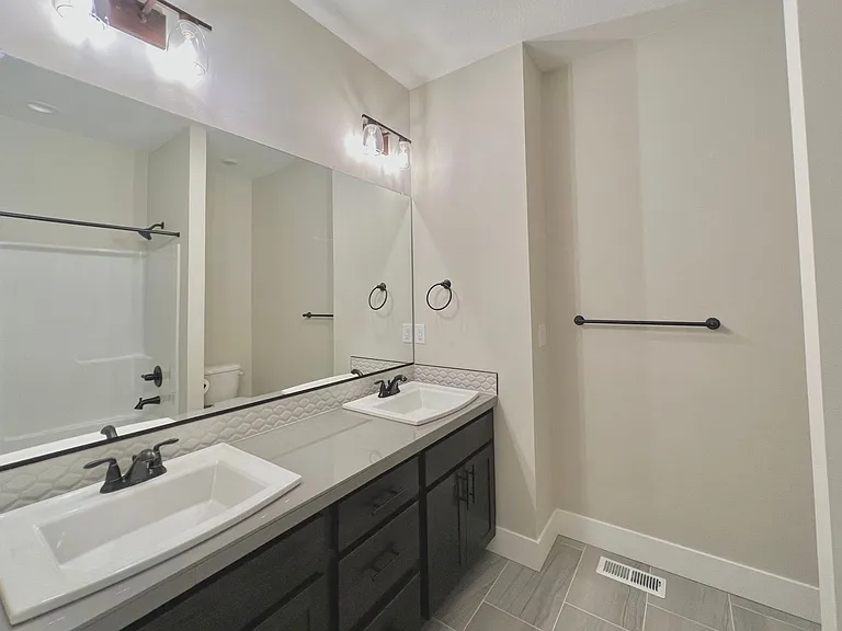 19321 Dublin Ave — Photo 12