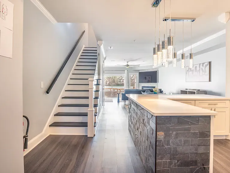 4741 Arco Ln — Photo 2