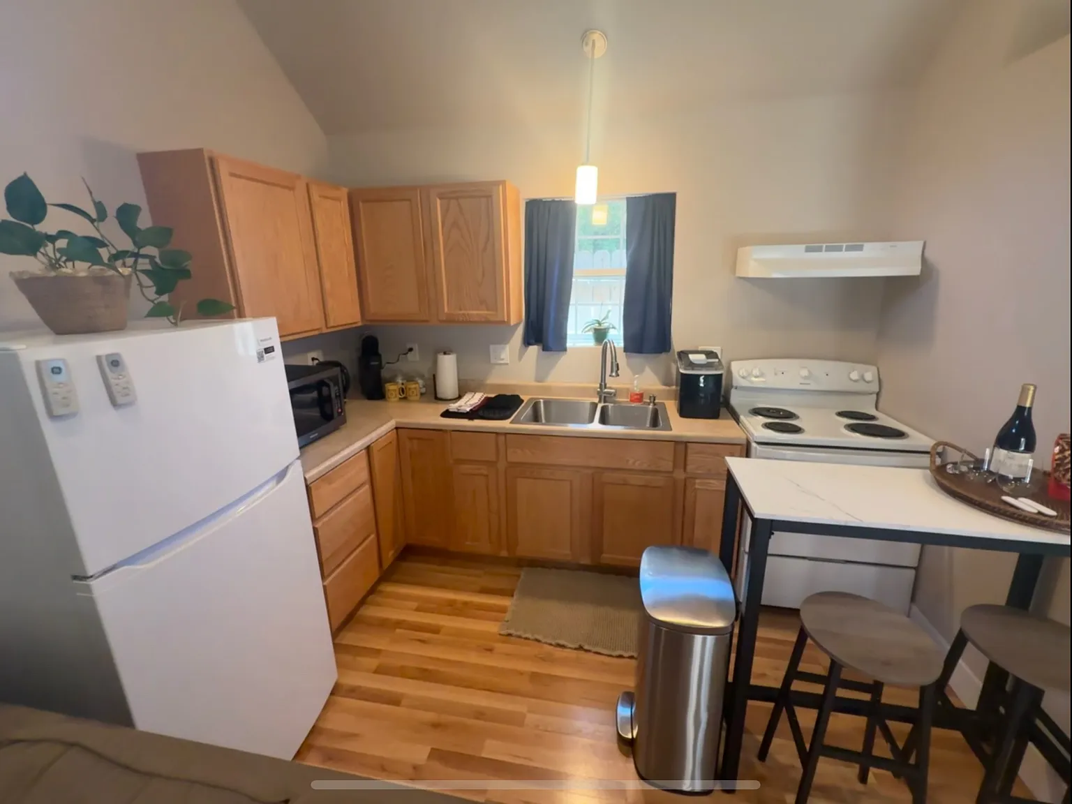 Studio, 360 sqft, $1,875 — Photo 4