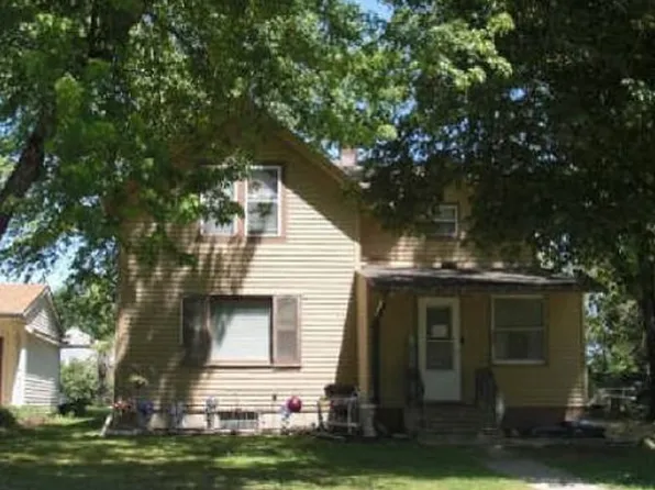 404 E 2nd St, Delavan, MN 56023