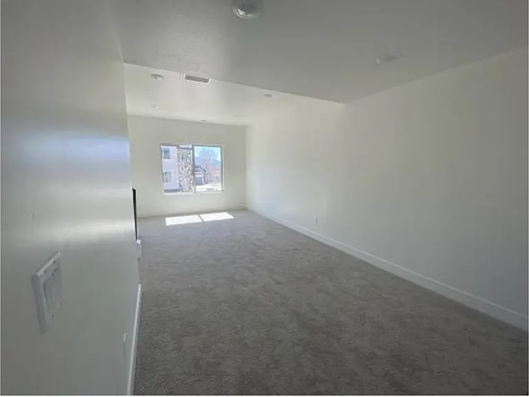 153 W Autumn Ln — Photo 36
