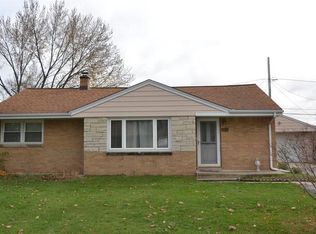 4424 S 62nd St, Greenfield, WI 53220