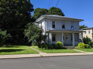 28 Hillside Ave, Branford, CT 06405