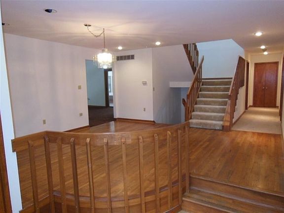 4th image of 7613 Windy Knoll Dr