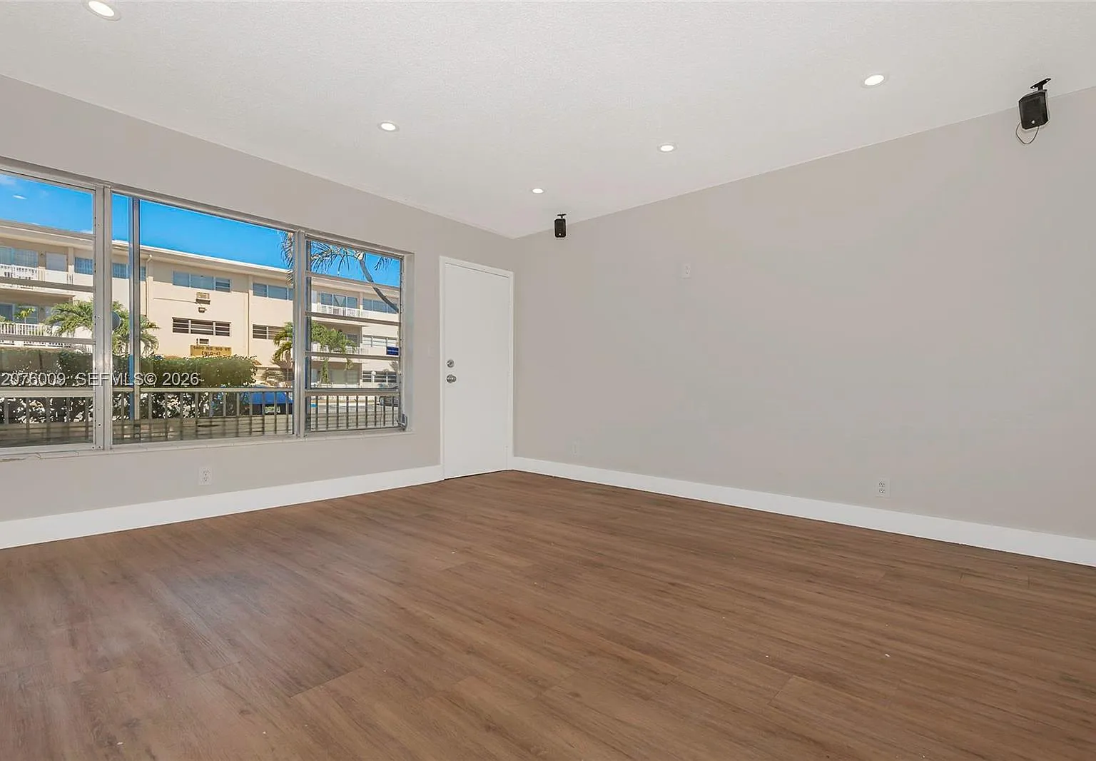 Fountainview Condo No 5 — Photo 4