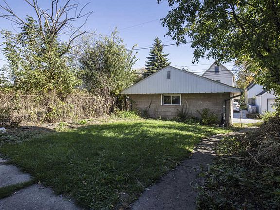 3rd image of 3020 N Fratney St #3022