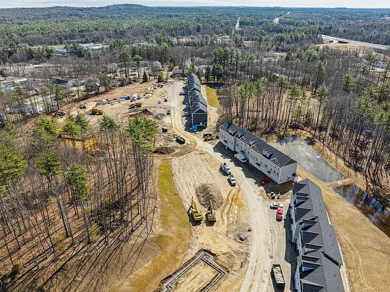Bayberry Commons- 3 Bedroom 2.5 Bath Townhomes with 2 Car Garage — Photo 94