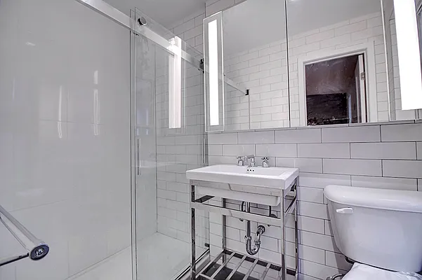 Rented by Urbane Brokerage | media 49