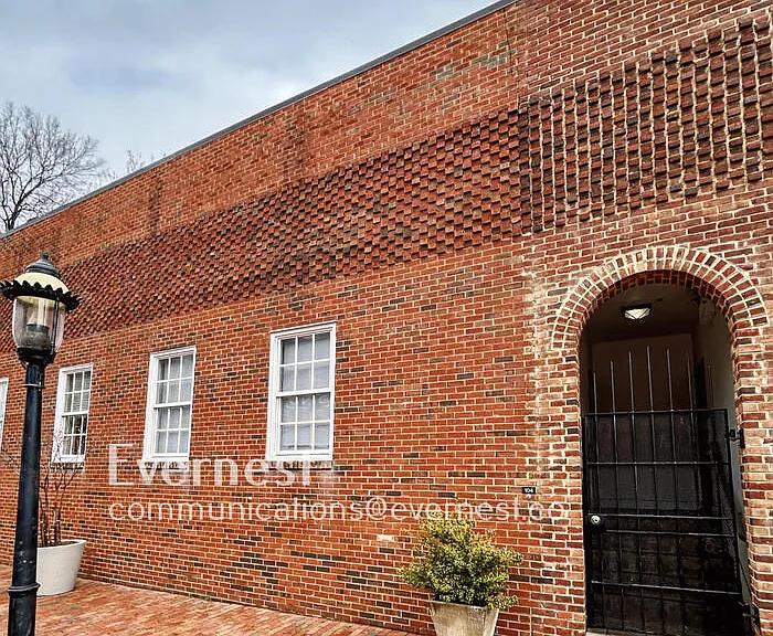 2418 E Franklin St #U104 — Photo 2