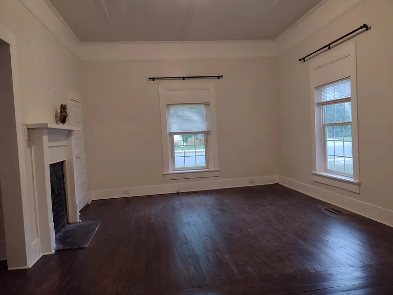 219 E Pressley Ave — Photo 10