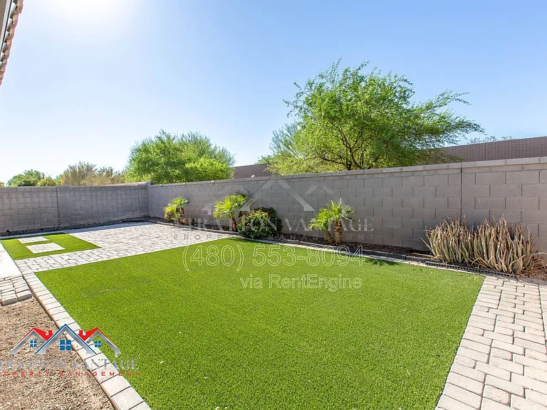 15244 W Moreland St — Photo 40