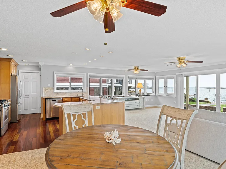 20 Summer Island Point — Photo 11