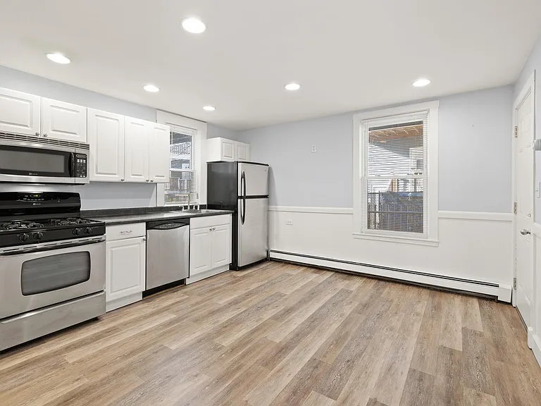 15 Newport St #1 — Photo 9