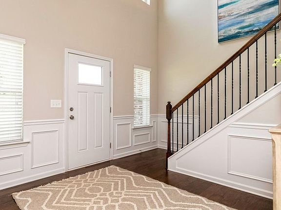 3rd image of 60 Twelve Oaks Dr