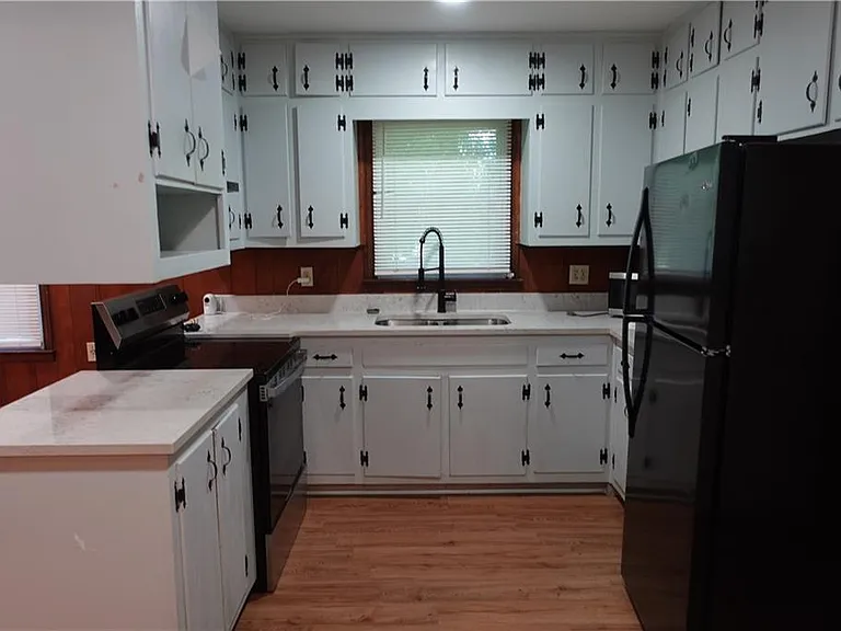 186 Zelma St SW — Photo 8