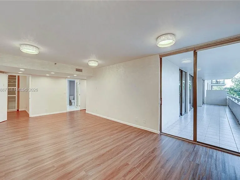 19667 Turnberry Way #3F — Photo 31