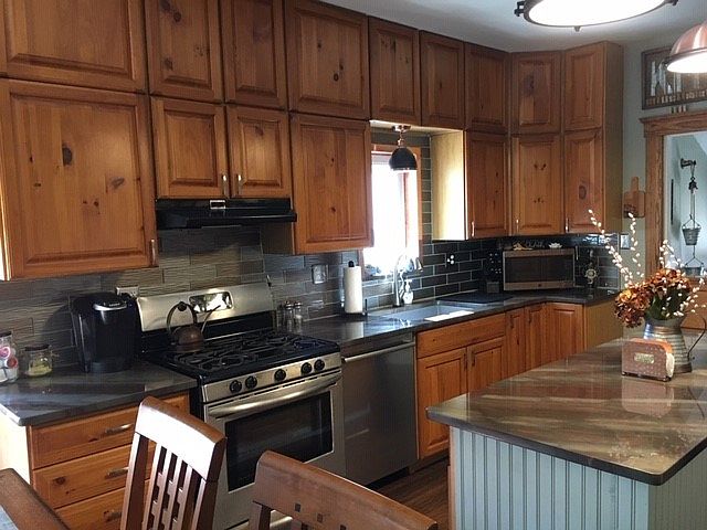 1st image of 1404 Goffe St