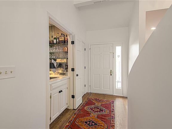 4th image of 6243 Rosewood Ct